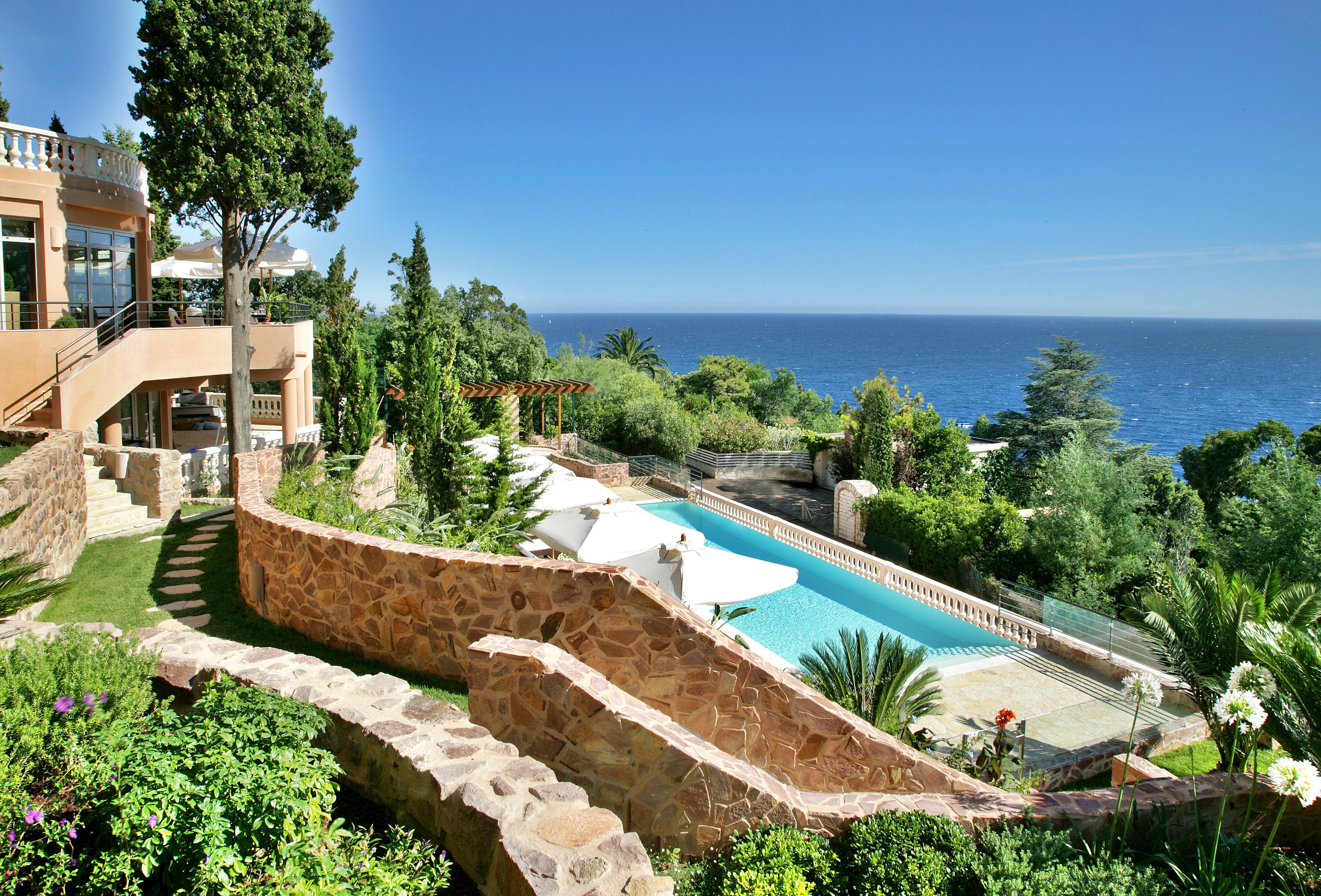 Tiara Yaktsa Cote D'azur