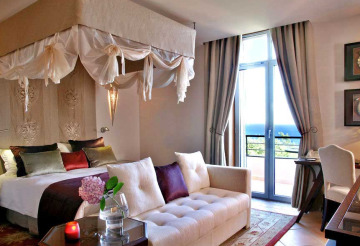 Tiara Yaktsa Cote D'azur Hotel
