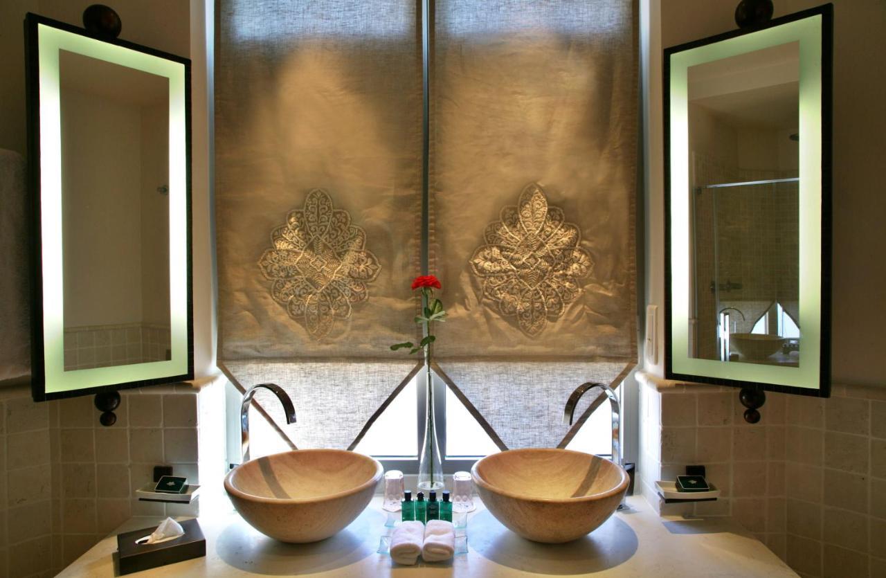 Hotel Tiara Yaktsa Cote D'azur 5*